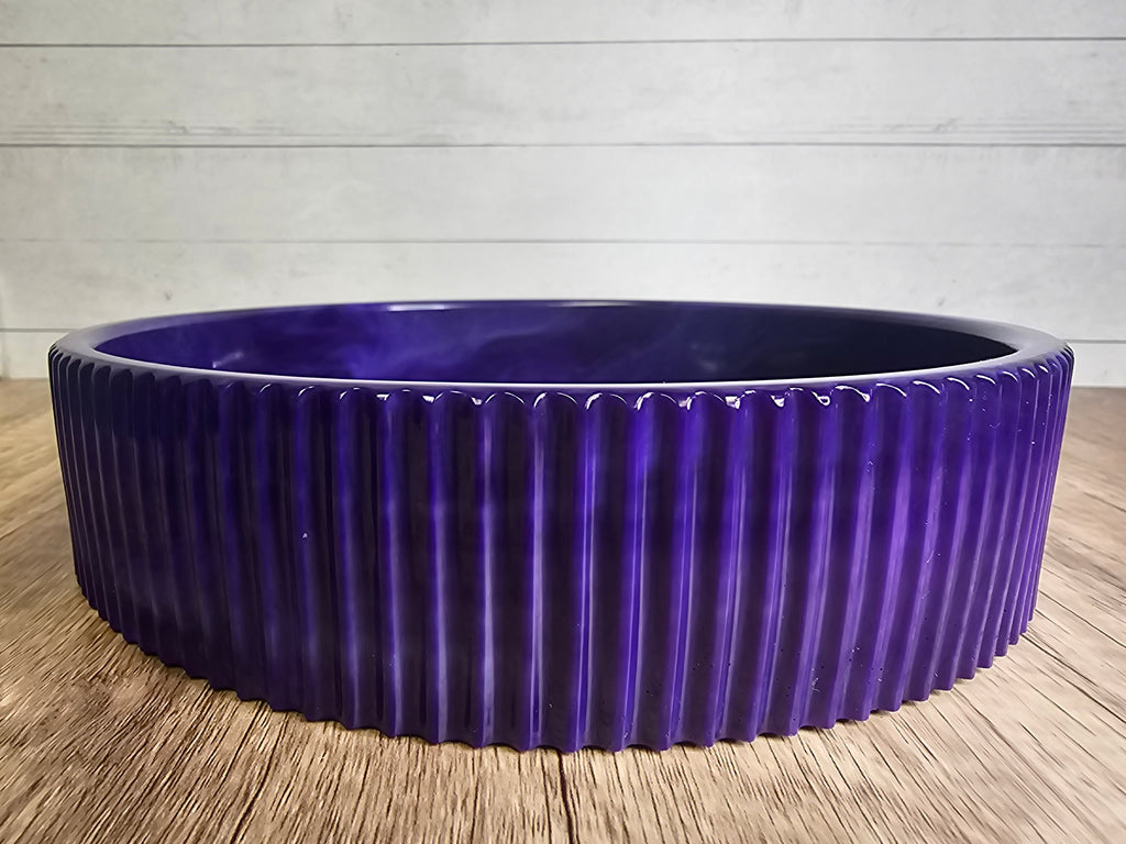 9" Resin Ribbed Bowl